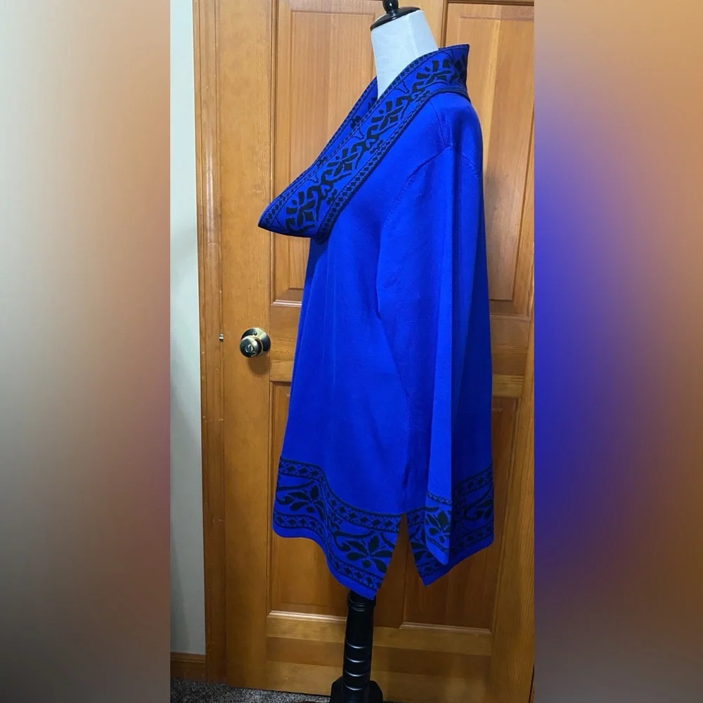 Avenue Pullover Sweater With Detachable Scarf